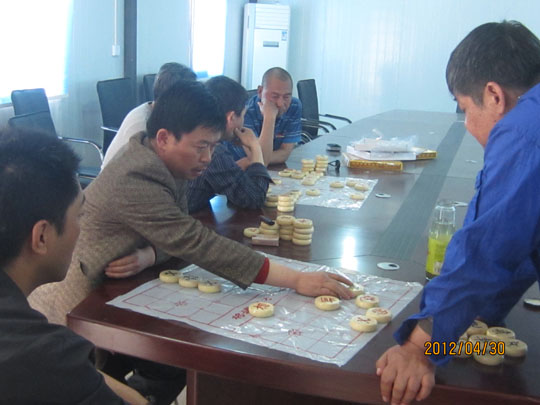 聚精會(huì)神、斗智斗勇