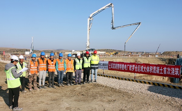 01、歐羅倉區(qū)域T3轉(zhuǎn)運站澆筑前進行施工技術(shù)交底.jpg 01、歐羅倉區(qū)域T3轉(zhuǎn)運站澆筑前進行施工技術(shù)交底.jpg