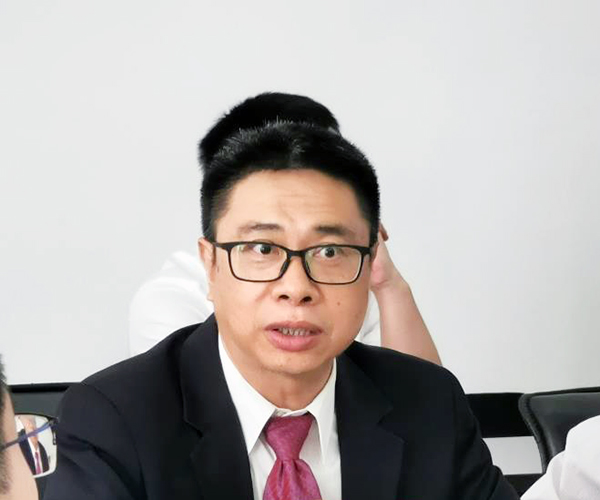 2-王天興副市長(zhǎng)與黃習(xí)功總經(jīng)理在會(huì)議上講話.jpg 2-王天興副市長(zhǎng)與黃習(xí)功總經(jīng)理在會(huì)議上講話.jpg