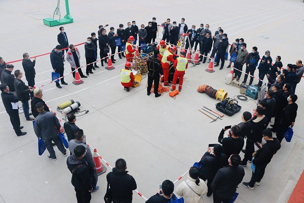 實(shí)操模擬演練現(xiàn)場3.jpg 實(shí)操模擬演練現(xiàn)場3.jpg