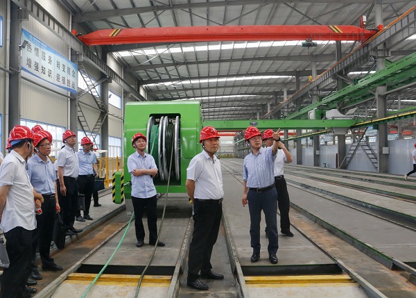參觀園區(qū)生產(chǎn)車間2.jpg 參觀園區(qū)生產(chǎn)車間2.jpg