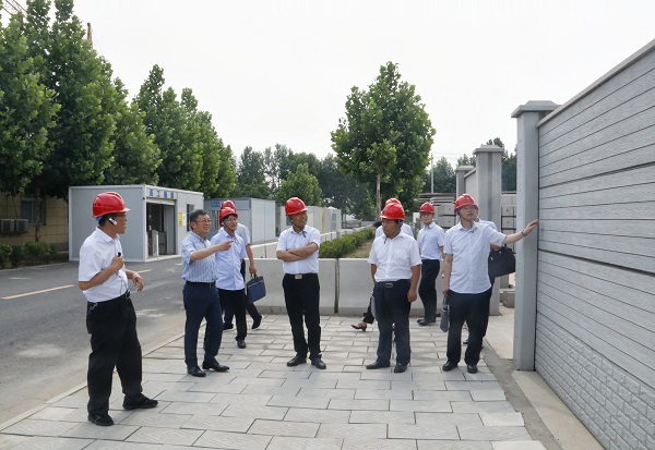 觀摩園區(qū)預(yù)制圍墻.jpg 觀摩園區(qū)預(yù)制圍墻.jpg