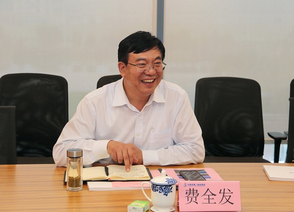 河南省商務(wù)廳二級(jí)巡視員費(fèi)全發(fā)講話.jpg 河南省商務(wù)廳二級(jí)巡視員費(fèi)全發(fā)講話.jpg