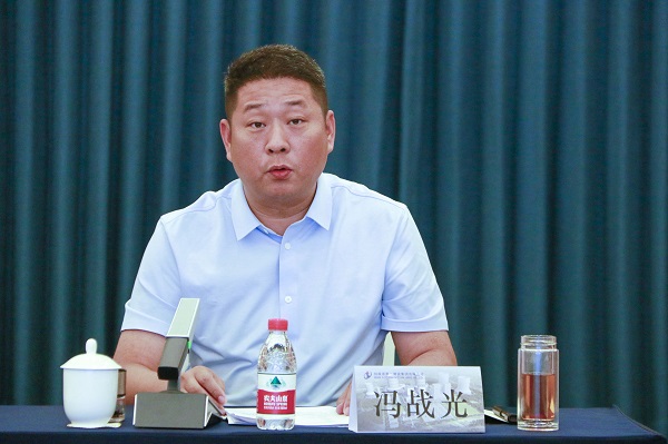 5集團公司副總經(jīng)理馮戰(zhàn)光主持會議.JPG 5集團公司副總經(jīng)理馮戰(zhàn)光主持會議.JPG