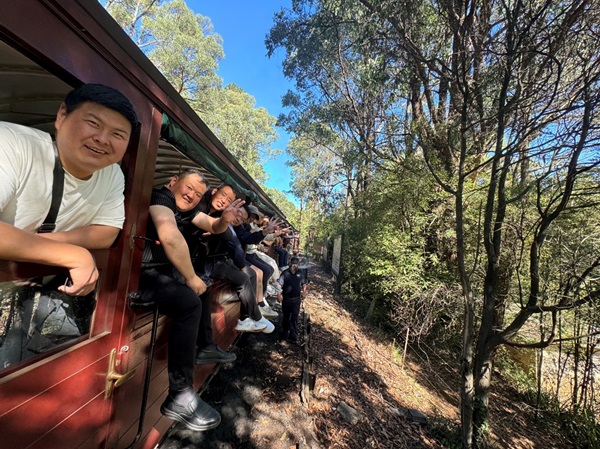 8體驗(yàn)1900年通車的普芬比利蒸汽小火車.jpg 8體驗(yàn)1900年通車的普芬比利蒸汽小火車.jpg